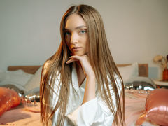 LadyMagicMoon - female with brown hair webcam at LiveJasmin