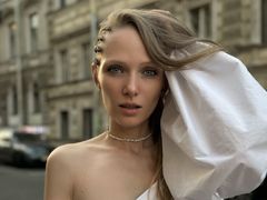 LanaLunar - blond female with  big tits webcam at LiveJasmin