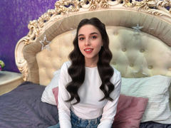 LanaPirce - female with black hair webcam at LiveJasmin
