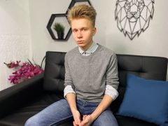 LandelRayy - male webcam at ImLive
