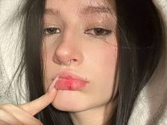 LaraKendly - female with black hair webcam at LiveJasmin