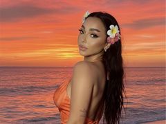 LaraMac - female with black hair webcam at LiveJasmin