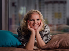 LaraPoison - blond female with  big tits webcam at LiveJasmin