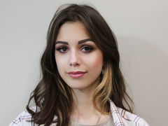 LaraSanders - female with brown hair and  small tits webcam at LiveJasmin