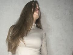 LanaVoosh - female with brown hair webcam at LiveJasmin