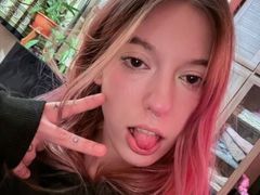 LaraWils from LiveJasmin
