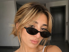 KelleFlagg - blond female webcam at xLoveCam