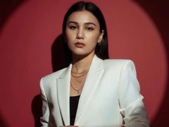 LatashaHandshoe - female with black hair webcam at LiveJasmin