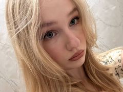 LatrinaPelino from LiveJasmin