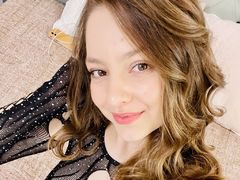 LauraKendrix - female with brown hair webcam at LiveJasmin