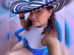 LauraPhol from LiveJasmin