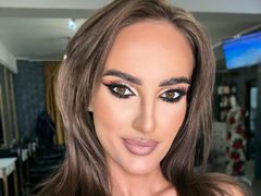 LauraRicco - female with brown hair and  small tits webcam at LiveJasmin