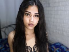 LauraRossman - shemale with black hair webcam at LiveJasmin