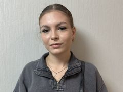 LauraTang from LiveJasmin