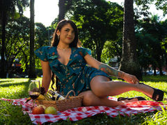 LaurenRays - female with black hair webcam at ImLive