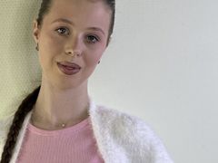 LaurieCanchola from LiveJasmin