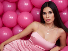 LavianaThompson - shemale with black hair webcam at LiveJasmin