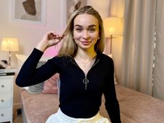 LaylaMorgan - blond female webcam at LiveJasmin