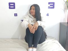 LaynAriza - female with black hair webcam at LiveJasmin