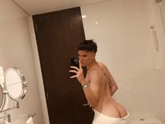 LeandroSalvatore from LiveJasmin