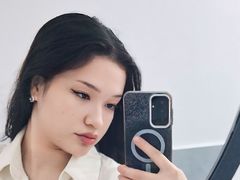 LeanoraBaumgard from LiveJasmin