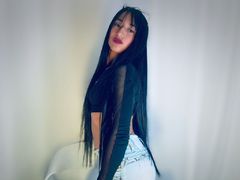 LeanyCollins - female with black hair and  big tits webcam at LiveJasmin