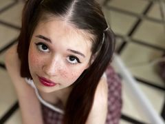 LeeColton - female with red hair and  big tits webcam at LiveJasmin