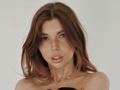 LeiaLaki - blond female webcam at LiveJasmin