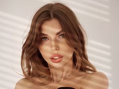 LeiaLaki - blond female webcam at LiveJasmin