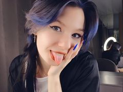 LeilaDunnuck - female with brown hair and  small tits webcam at LiveJasmin