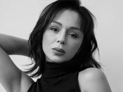 Leniko - female with black hair and  small tits webcam at LiveJasmin