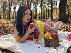 LesleyMay - female with black hair and  big tits webcam at LiveJasmin