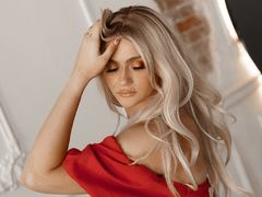 LeslieMineg - female with brown hair webcam at LiveJasmin