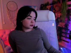 LeslieRowe - female with black hair webcam at LiveJasmin