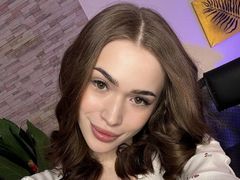 LeslieSmitch - female with brown hair webcam at LiveJasmin