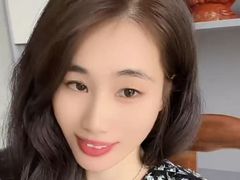 LeslieYi - female with black hair and  big tits webcam at LiveJasmin