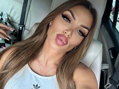 DrBarbie - blond female with  big tits webcam at LiveJasmin