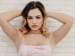 JolieePoupee from xLoveCam