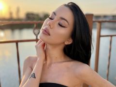 LeyaFoxhall - female with black hair webcam at LiveJasmin