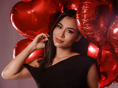 AdaraHill - female with black hair webcam at LiveJasmin