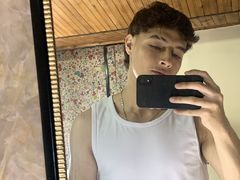 LiamAndrewz from LiveJasmin