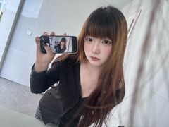 LianaZowie from LiveJasmin