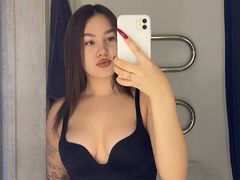 LienBawa from LiveJasmin