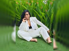 LiindaSanchez - female with black hair and  big tits webcam at LiveJasmin