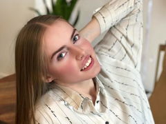 LiliLombroso - female webcam at LiveJasmin