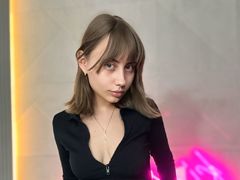 LiliMiu - female with brown hair and  big tits webcam at LiveJasmin