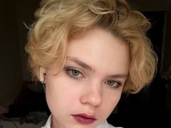 LilianIyo from LiveJasmin