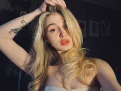 LilithTreasure - blond female webcam at LiveJasmin