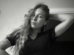 LillianRed from LiveJasmin