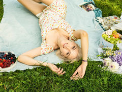 LiluCharm - blond female webcam at LiveJasmin